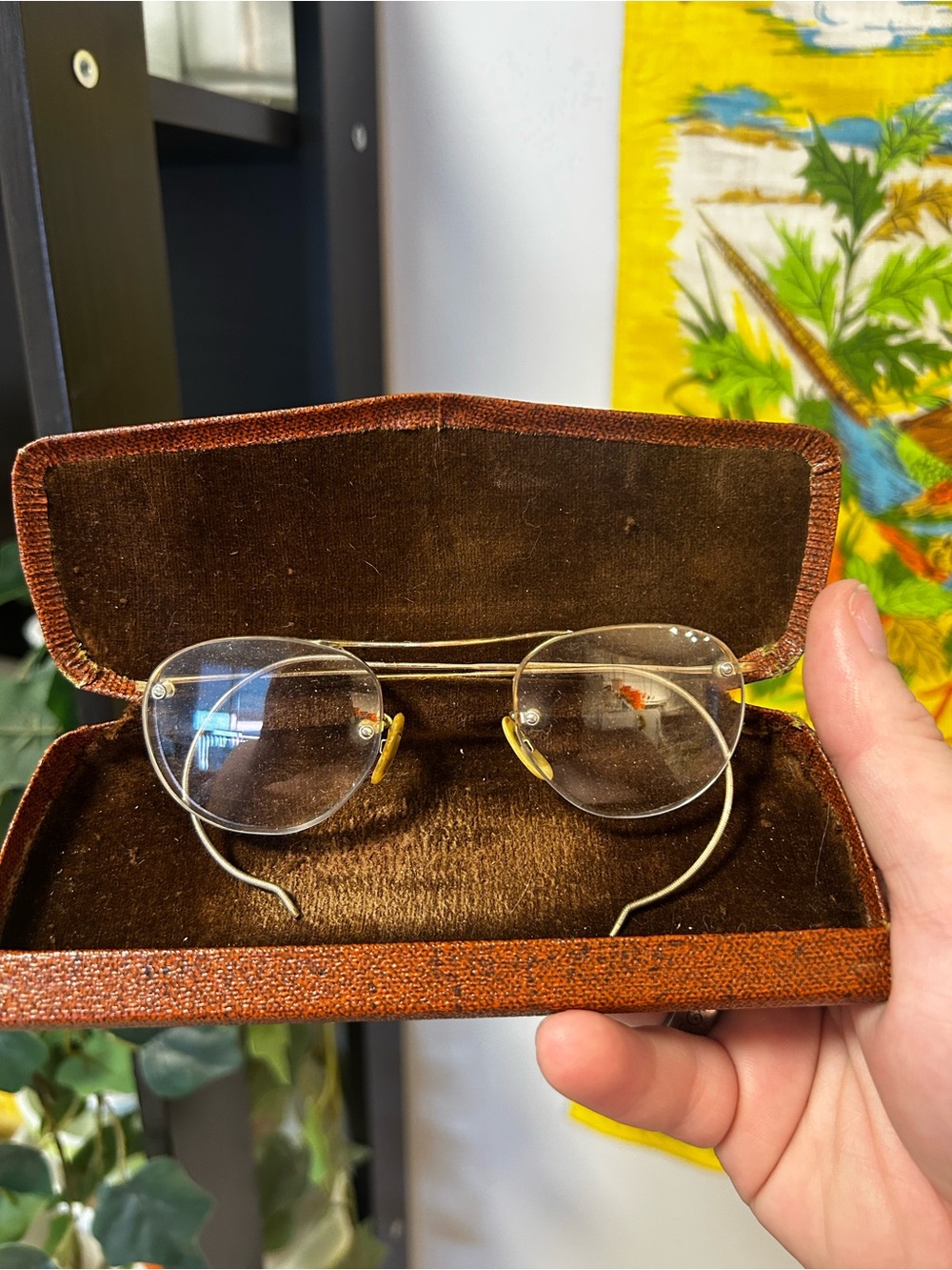 Vintage Round Gold Wireframe Eyeglasses with Case
